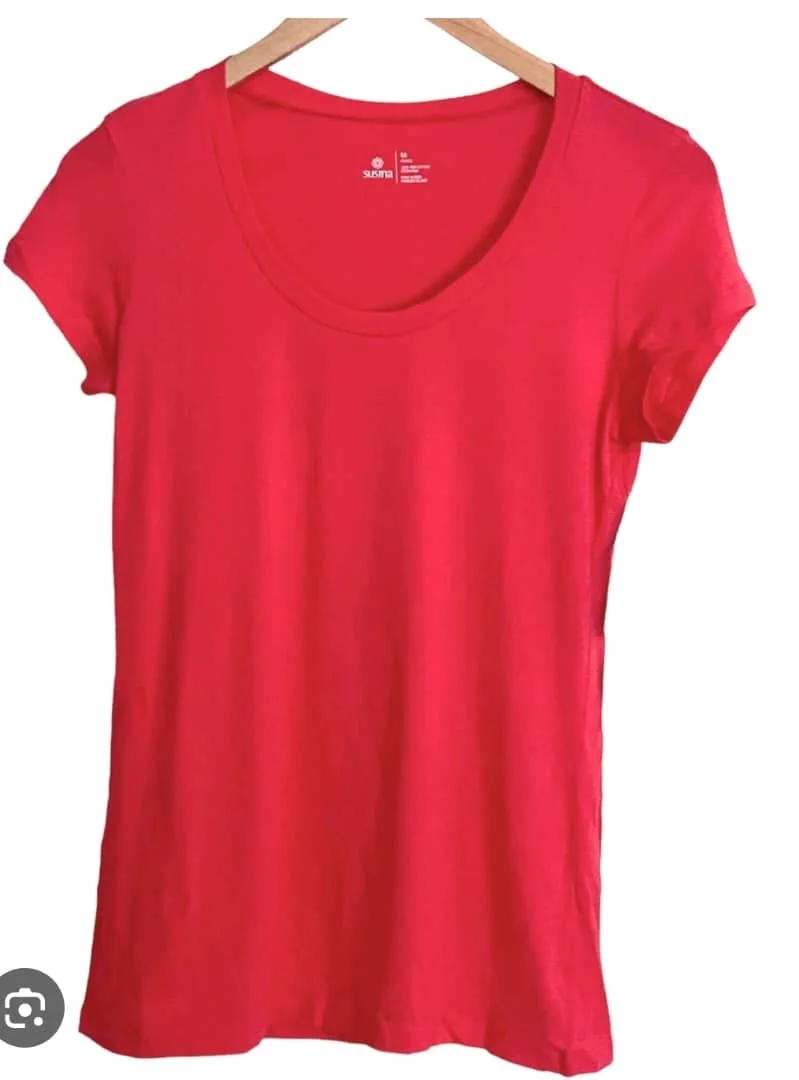 SCOOP TEE JUST RED