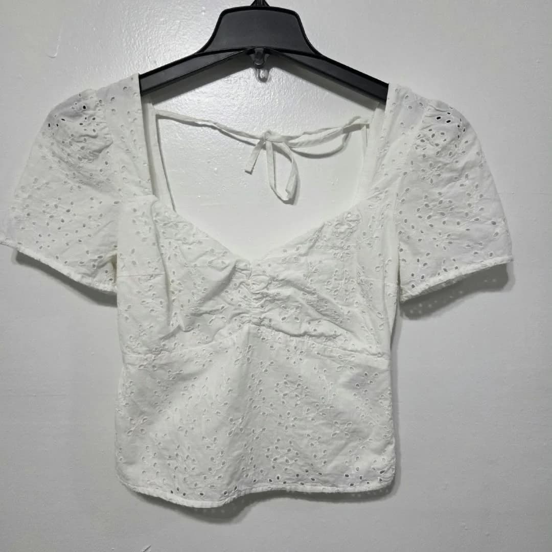 WOMEN'S LACE TOP
